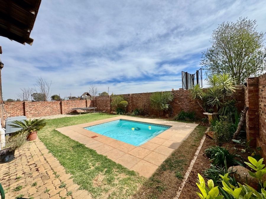 3 Bedroom Property for Sale in Lifestyle Estate North West